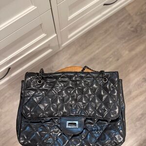 Elegant Black Quilted Women's Bag